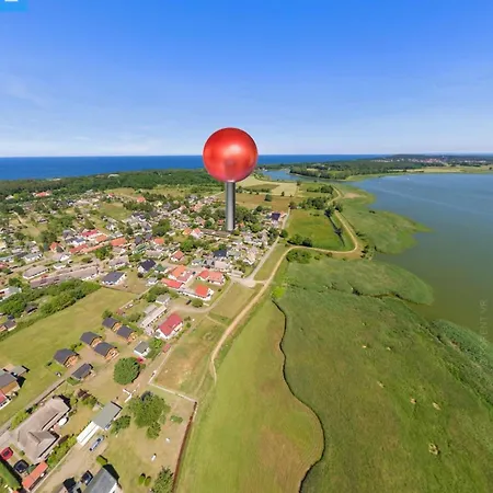 Ostsee-nest, Sonnige Am Achterwasser, 800m Zum