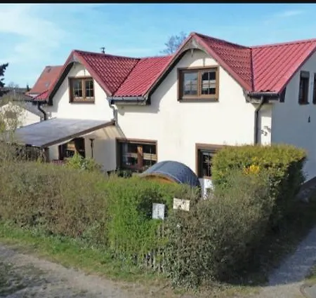 펜션 Ostsee-nest Am Wasser Kleines Ferienhaeuschen Am Achterwasser, 800m