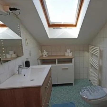 Ostsee-nest Am Wasser Kleines Ferienhaeuschen Am Achterwasser, 800m Feriehus